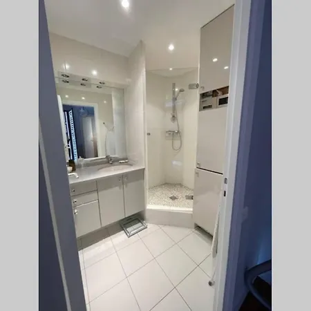 Apartment Grand Studio A Deux Pas Des Champs Elysees